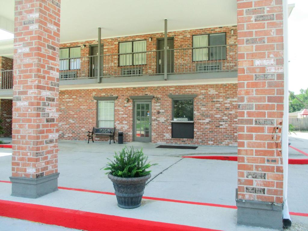 Studio 6 Luling, LA image