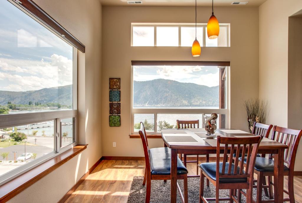 Lake Chelan Manson Bay Condo with Pool Access! photo 4