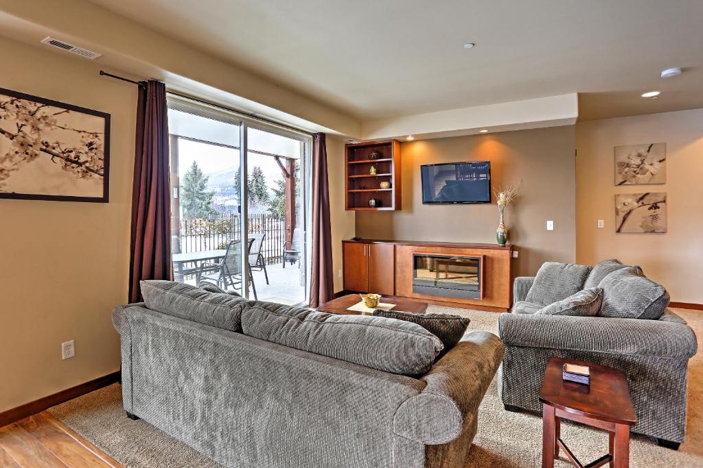 Marvelous Manson Condo, Steps to Lake Chelan Beach photo 2