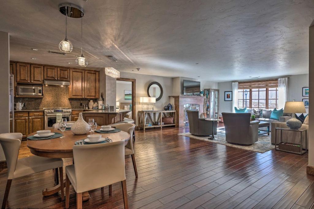 Luxury Mountain Condo with Community Perks and Shuttle