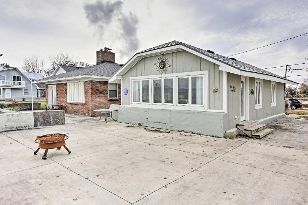 Waterfront Oak Harbor Home on Lake Erie with Views! photo 2