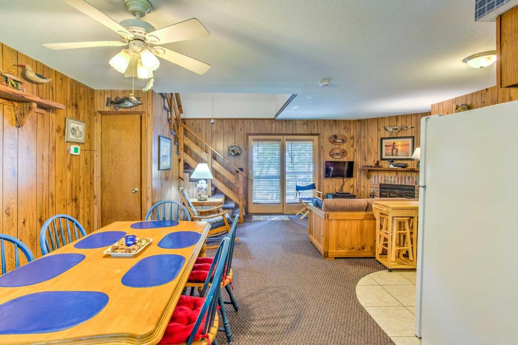 Clearwater Lake Getaway with Shared Pool and Boat Dock photo 2