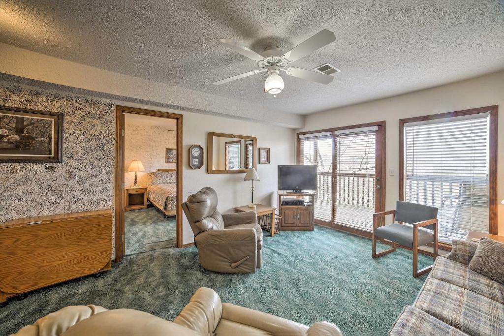 Branson Condo with Views 2 Mi to Silver Dollar City photo 3