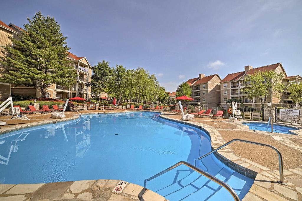 Penthouse Condo with Pool 8 Mi to Silver Dollar City photo 2