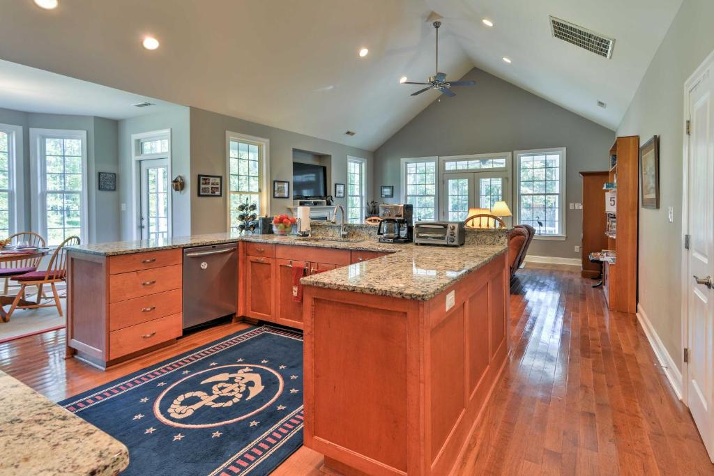 Oriental House on 1 Acre with Wraparound Porch! photo 3