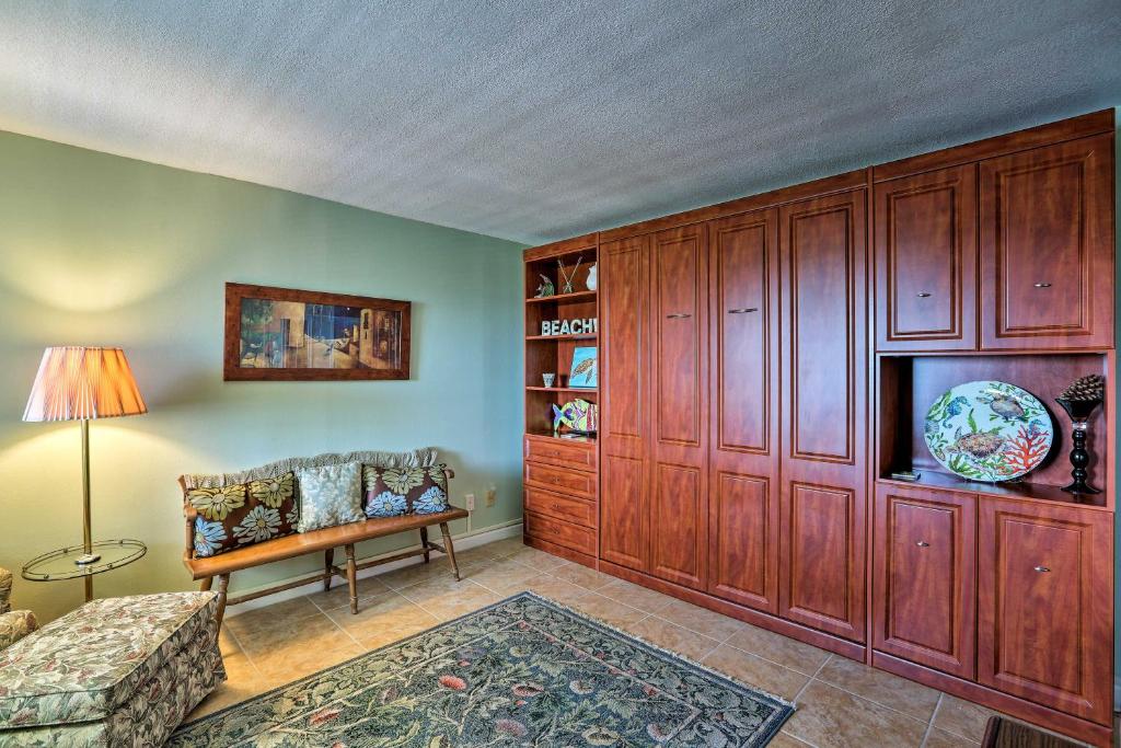 Waterfront Daytona Beach Shores Condo with Amenities! photo 3
