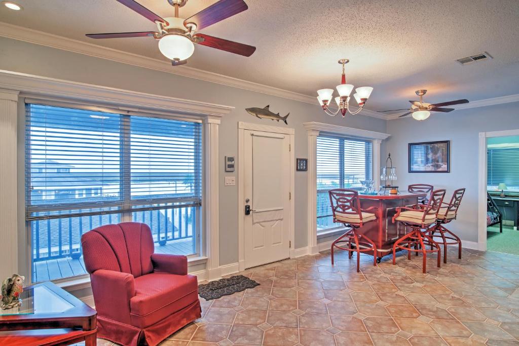 Waterfront Slidell Home with Boat Dock and Canal View! photo 4