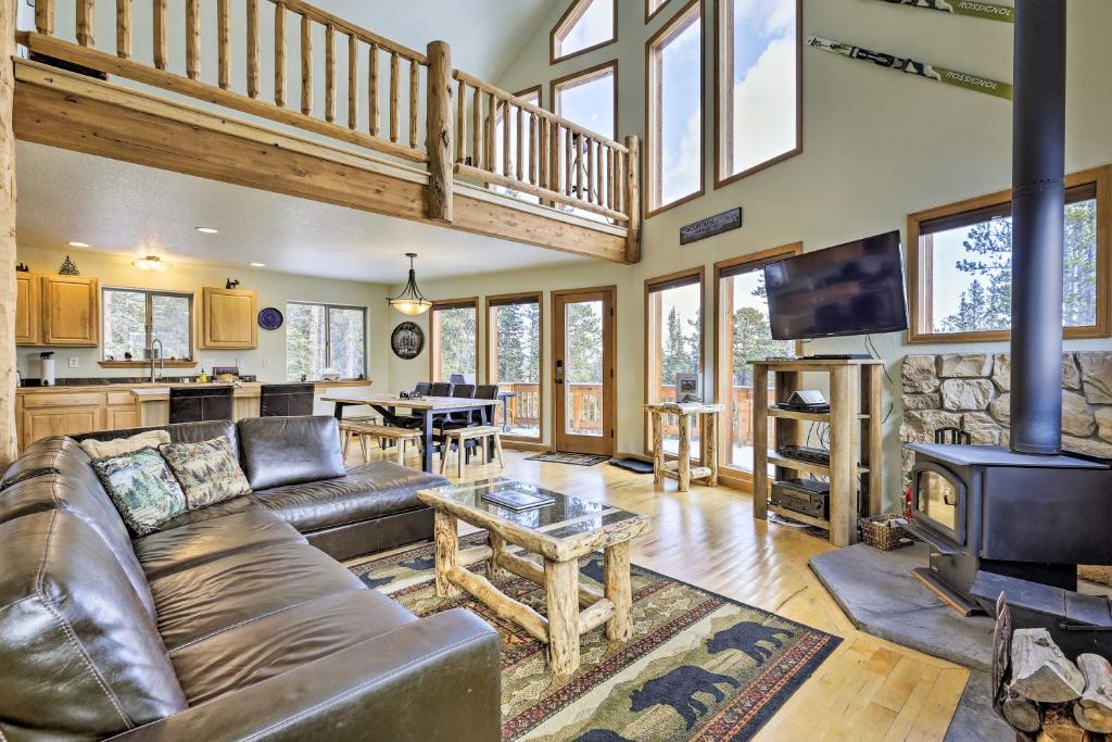 Colorado Lodge with Mountain Views, Near Trails