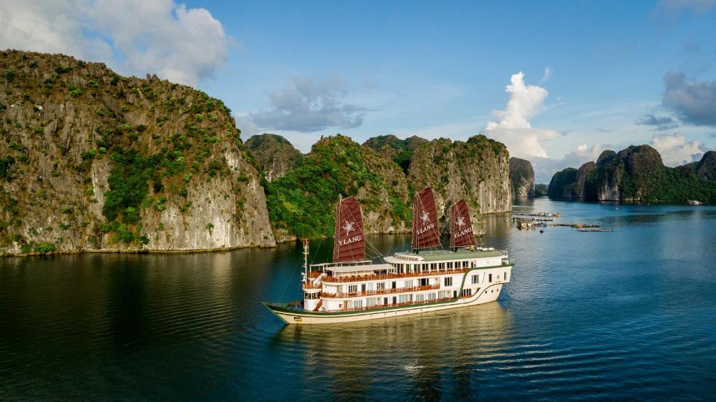 Heritage Line - Ylang Cruise