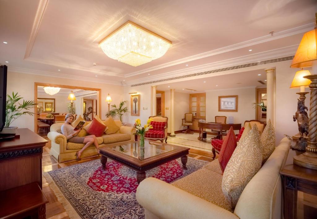 Сьюит (Королевский люкс), Отель Corniche Hotel Abu Dhabi