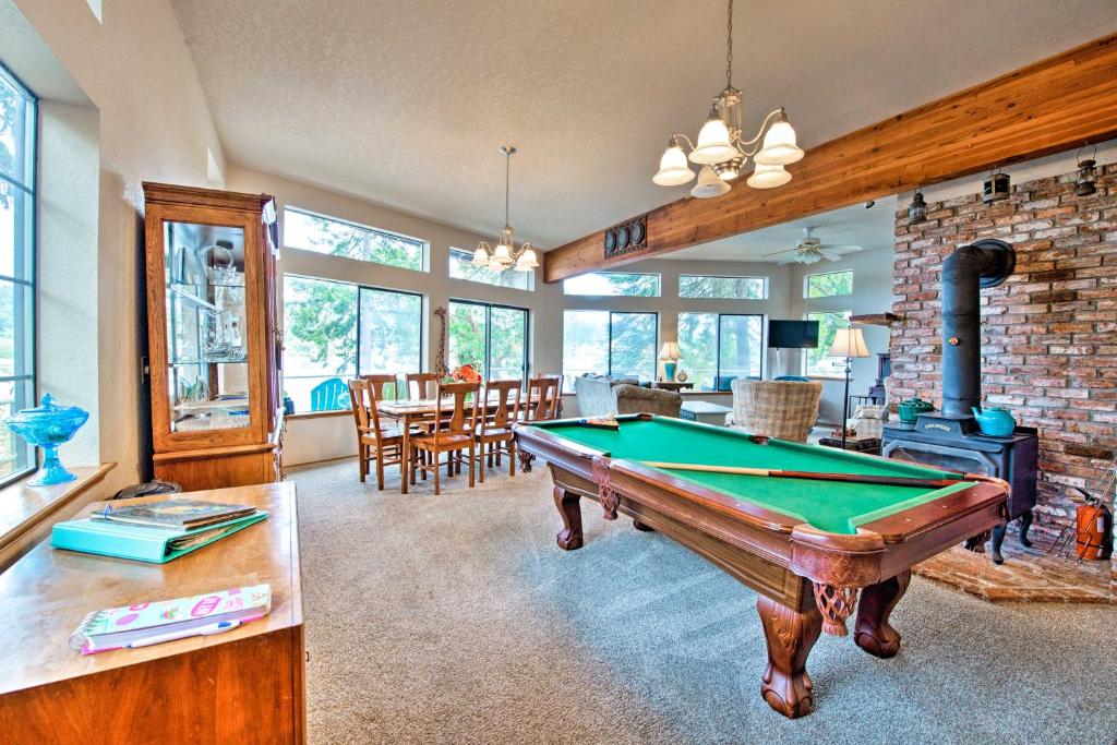 Waterfront Bainbridge Island Home with Stunning Views photo 3