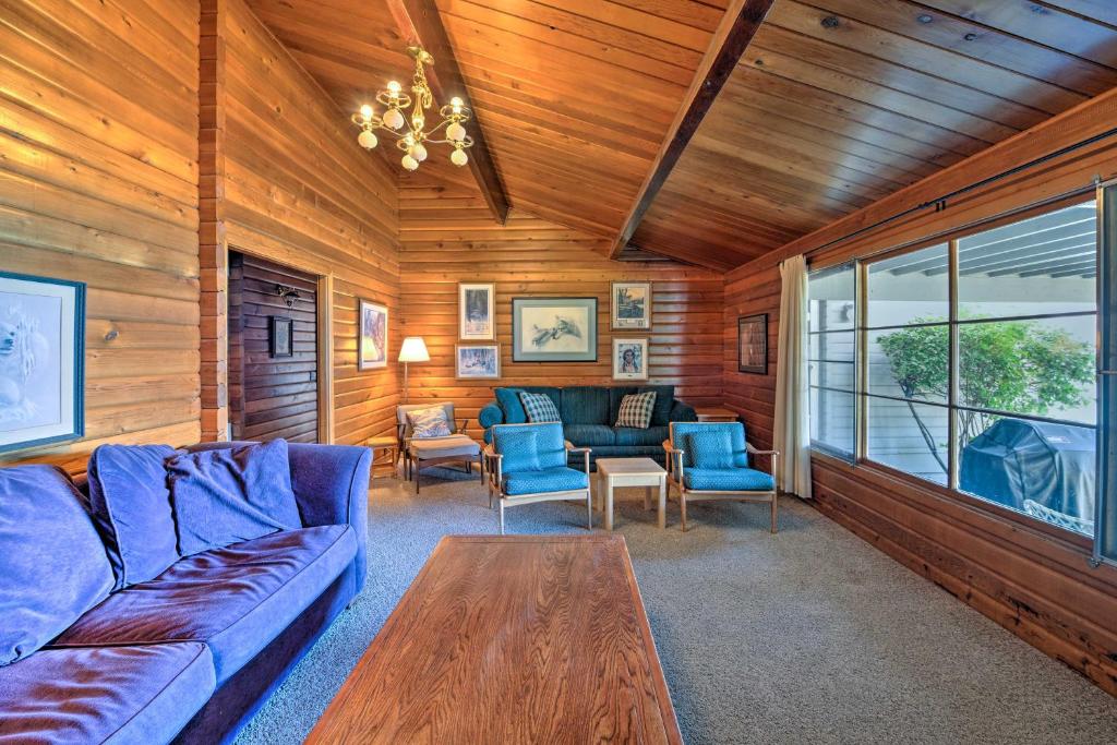 Waterfront Manson Cabin on Lake Chelan with Deck! photo 4