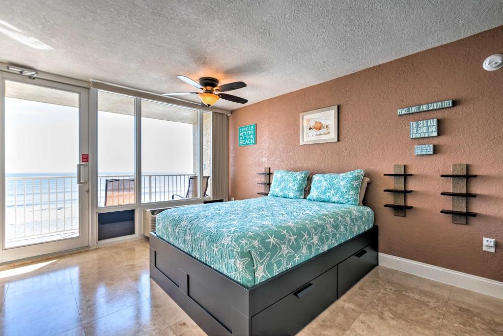 Oceanfront Daytona Beach Studio with Pool Access! photo 4