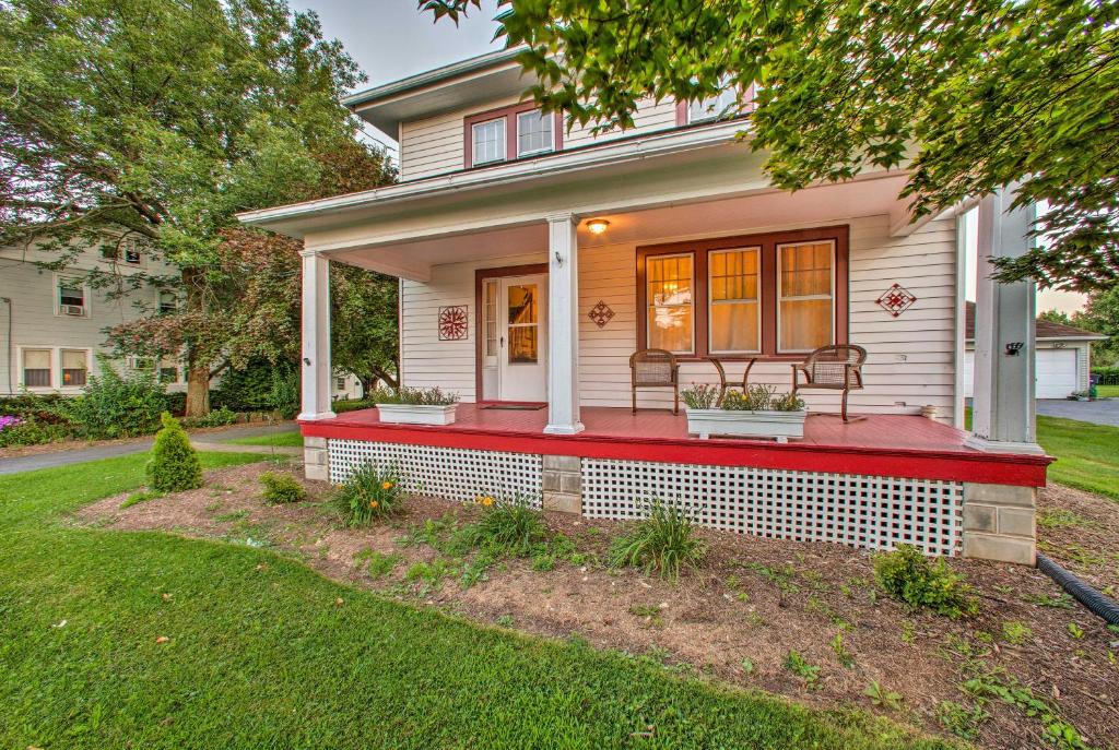Whimsical Lancaster House with Porch, Near Amish Farm photo 1