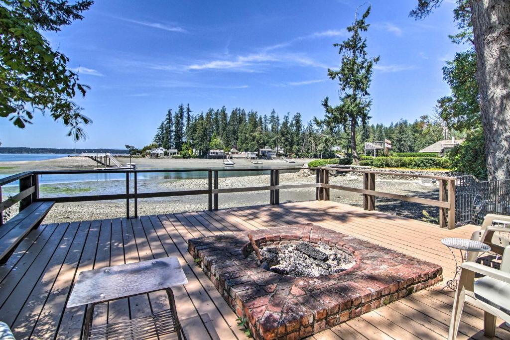 Waterfront Gig Harbor Property on the Puget Sound! photo 2