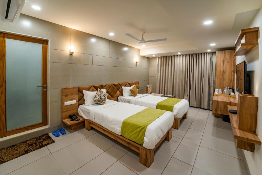 Hotel Pleasant Lake photo 2