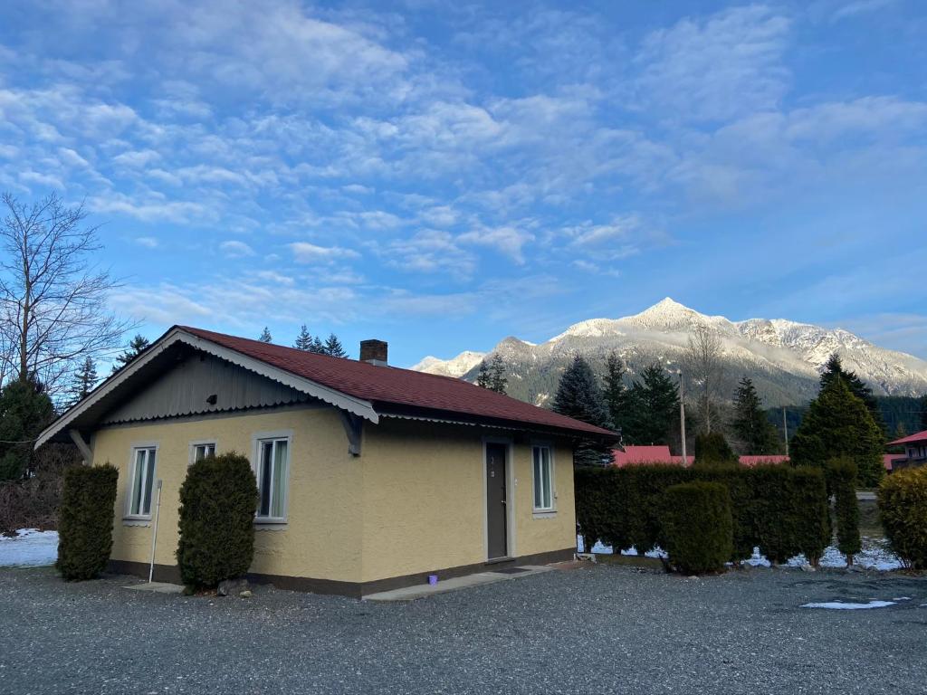 Swiss Chalets Motel photo 3