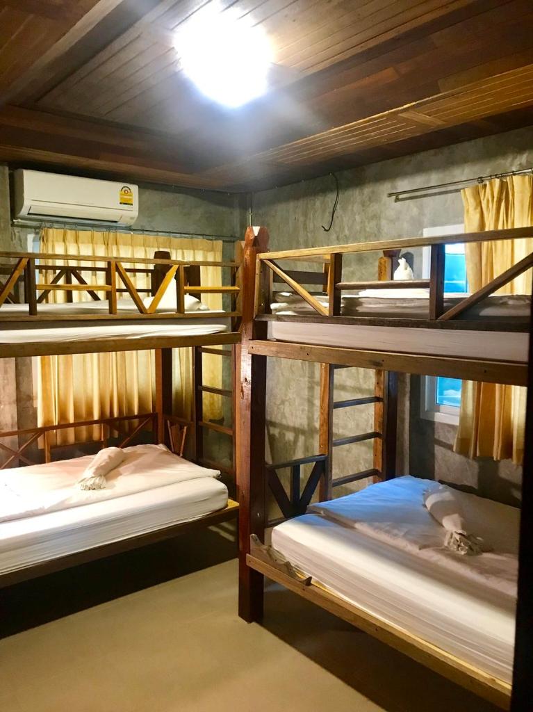 Четырехместный (Четырехместный номер с общей ванной комнатой), Boutique Village Hostel