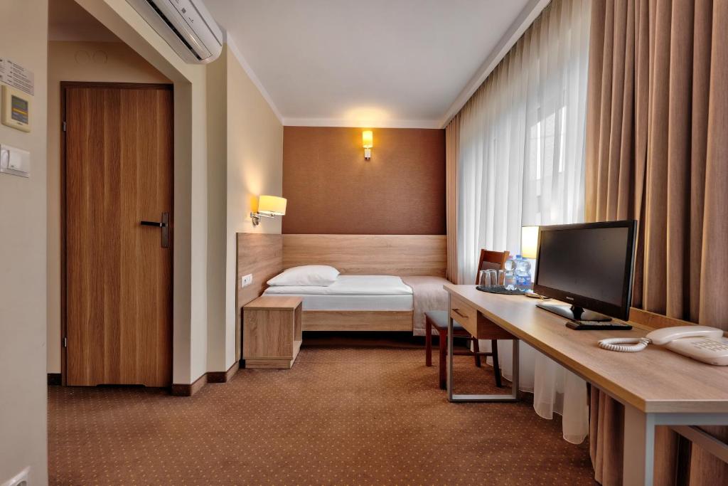 Трехместный (Трехместный номер с основными удобствами), Hotel Leśny
