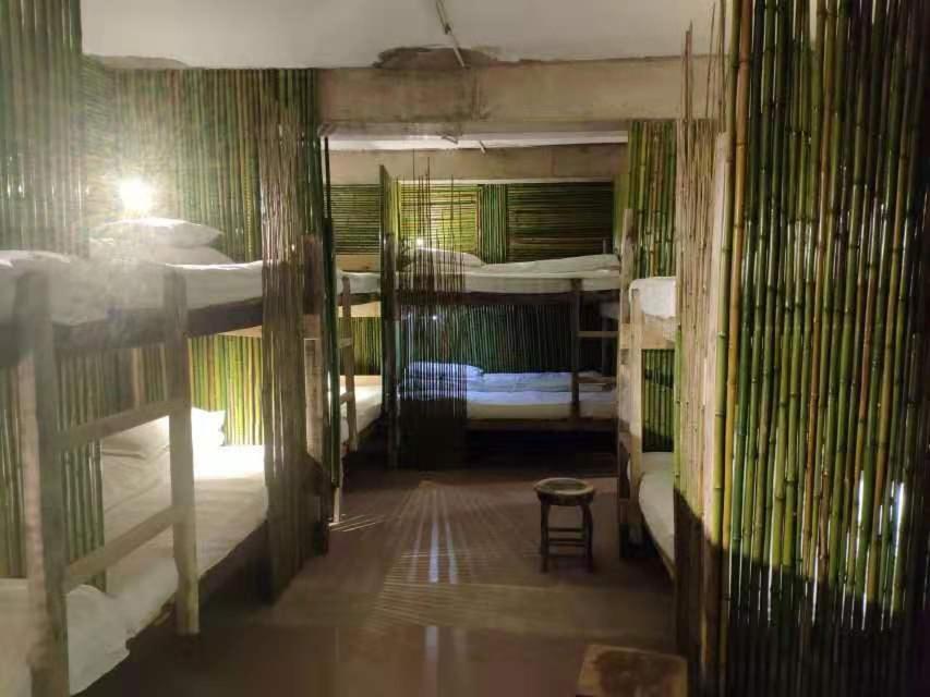 Green Hostel & Sunny Guesthouse photo 2