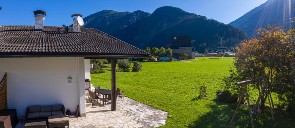 Ahorn Chalet photo 4