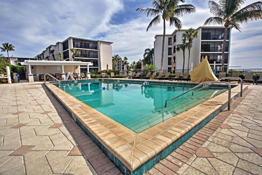 Sanibel Island Studio with Pool Access Walk to Beach photo 1