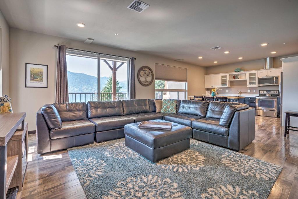 Modern Manson Condo with Pool and Lake Chelan Views! photo 3