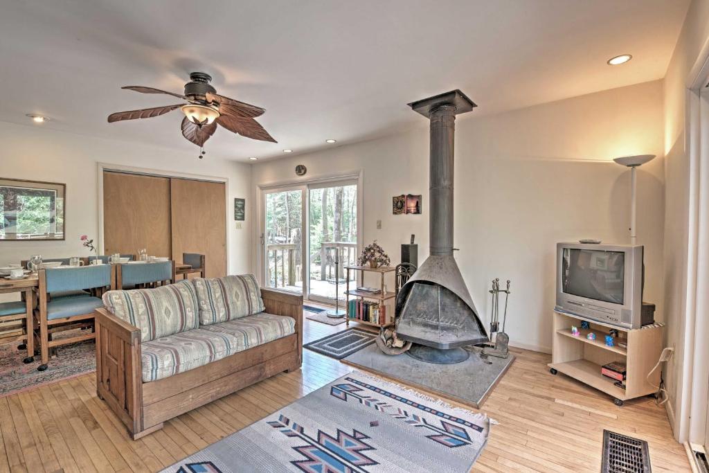 Creekside Arrowhead Lake House with Dock and Canoe! photo 4