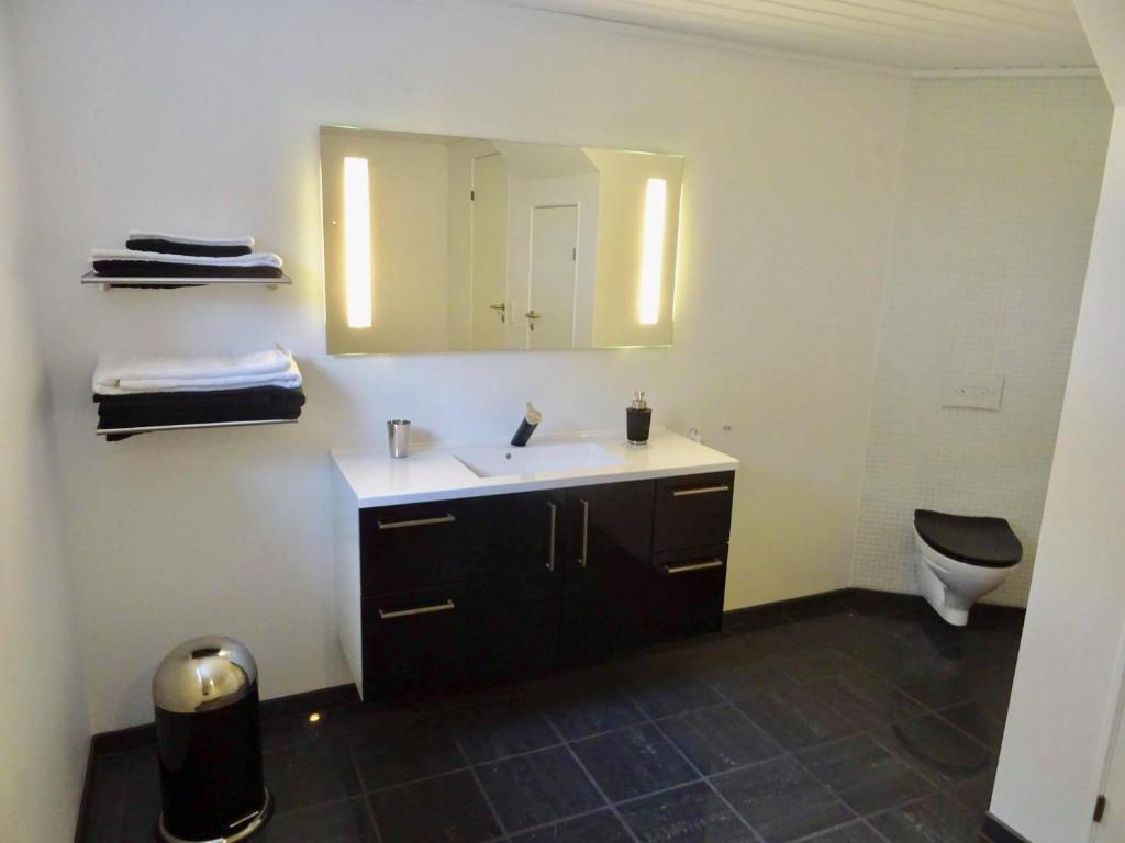 New, modern apartment near the centre of Tórshavn photo 3