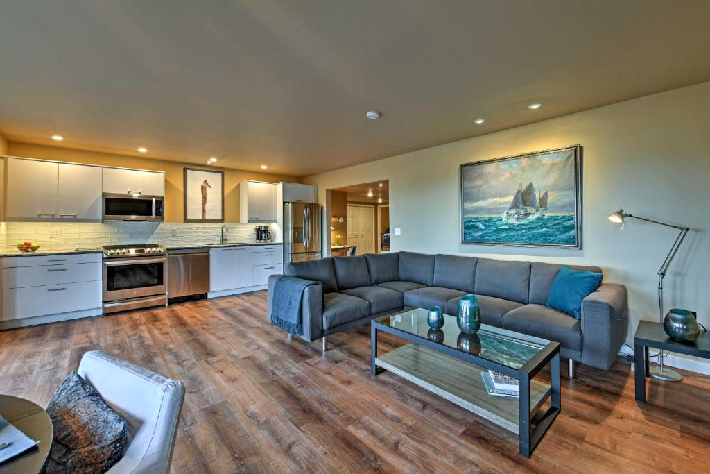 Airy Home Near Anacortes with San Juan de Fuca Views photo 1