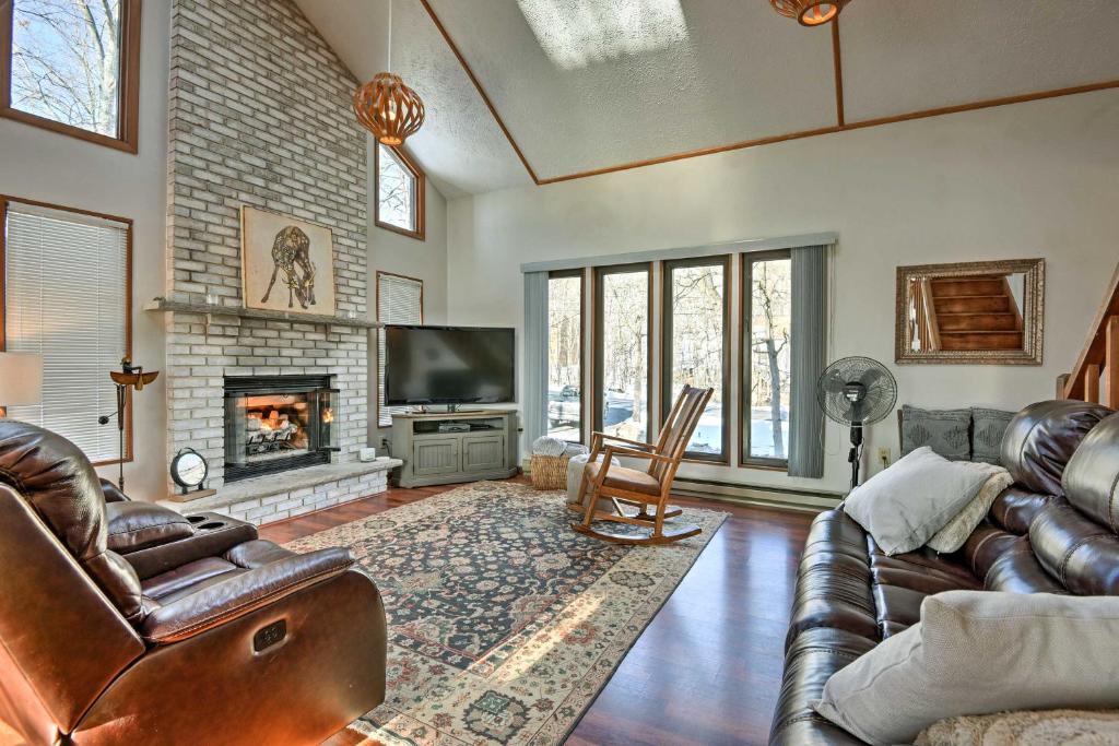 Poconos Vacation Rental with Pool Access and Hot Tub! photo 3