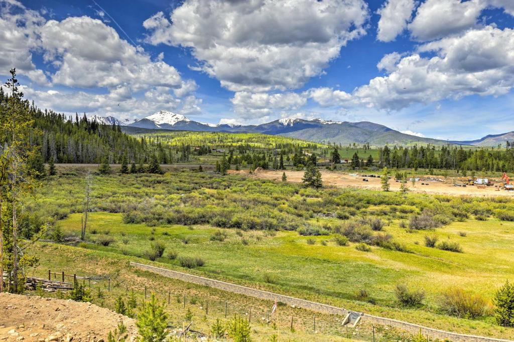 Winter Park Condo with Hot Tub and Mountain Views! photo 1