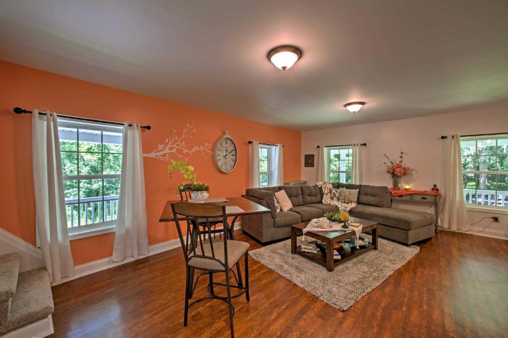 Cottage with Hot Tub and Fire Pit By Mahantango Creek photo 3