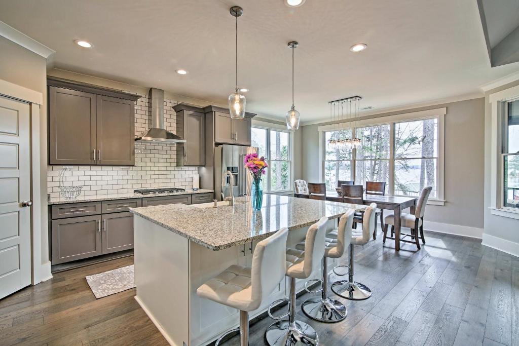 Lake Keowee Home with Balcony and Boat Dock! photo 1