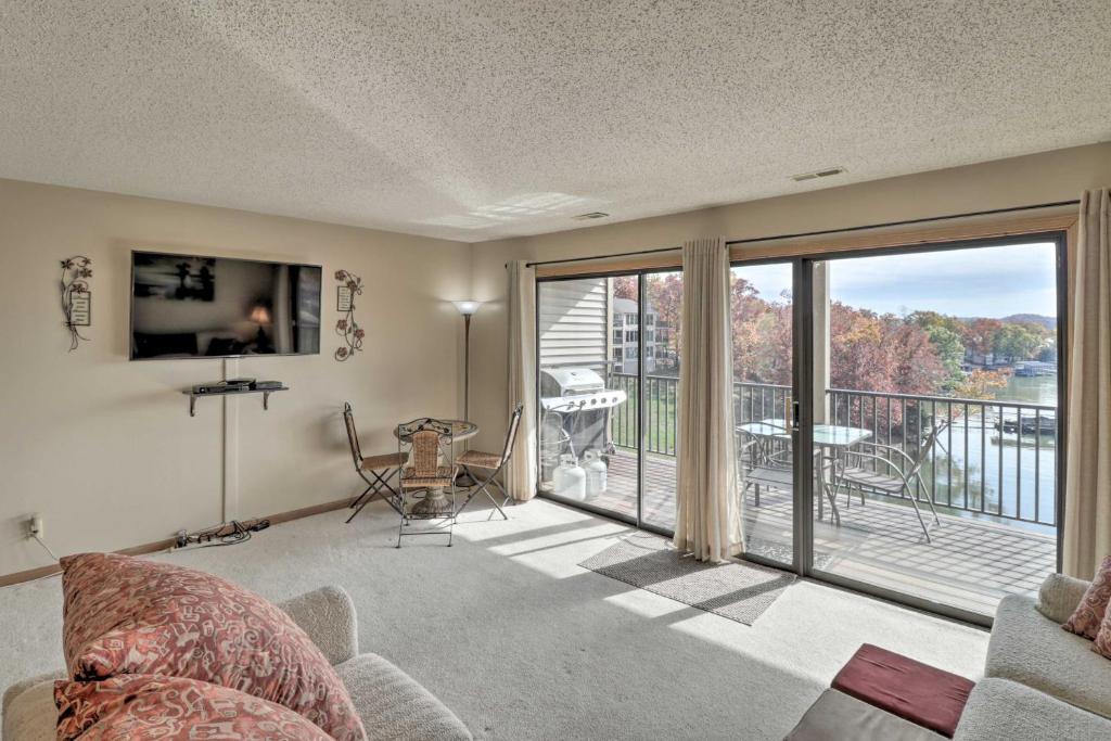 Lake Ozark Condo with Pool and Fishing Docks! photo 4