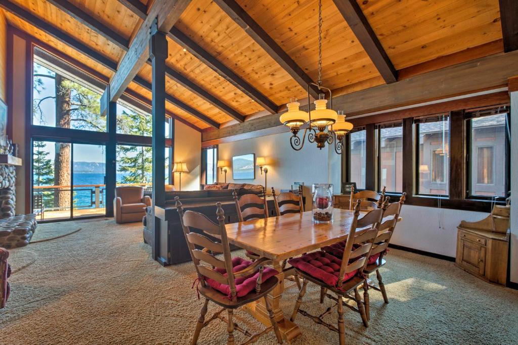 Lakefront Tahoe Home with View 1 Mi to XC Ski Area photo 4
