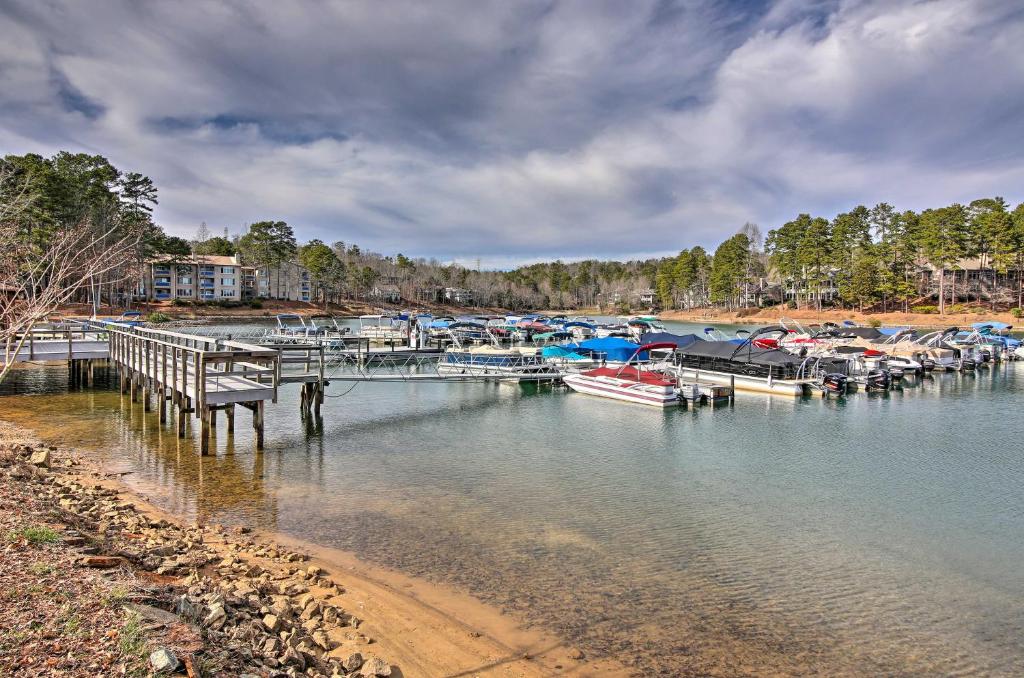 Lake Keowee Condo with Balcony and Resort Amenities! photo 1