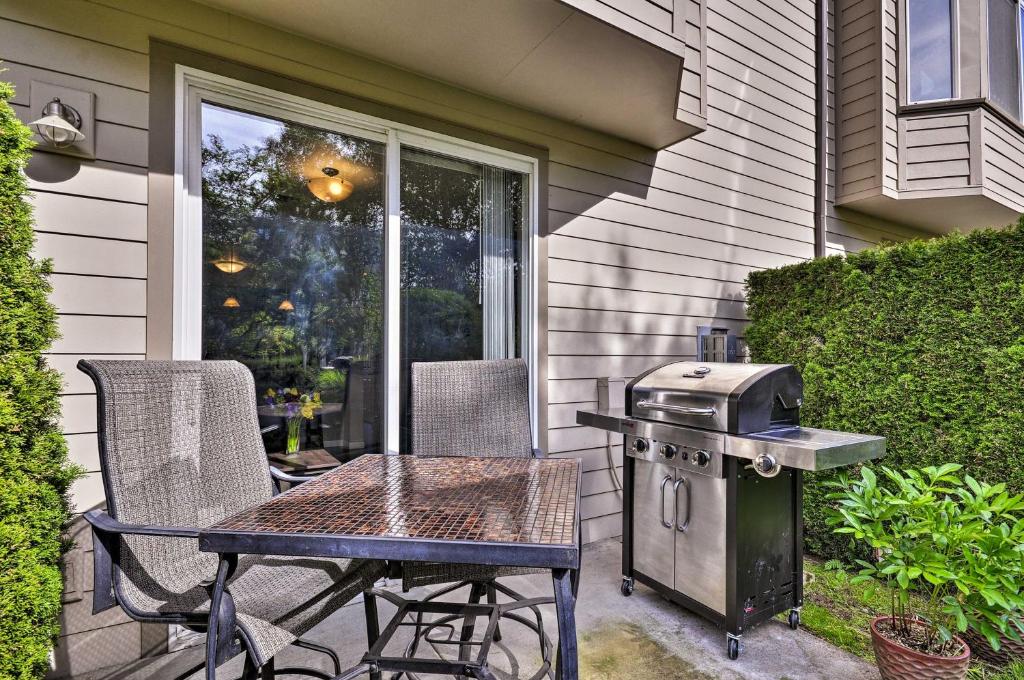 Modern Vancouver Townhome - Right on Main St! photo 2