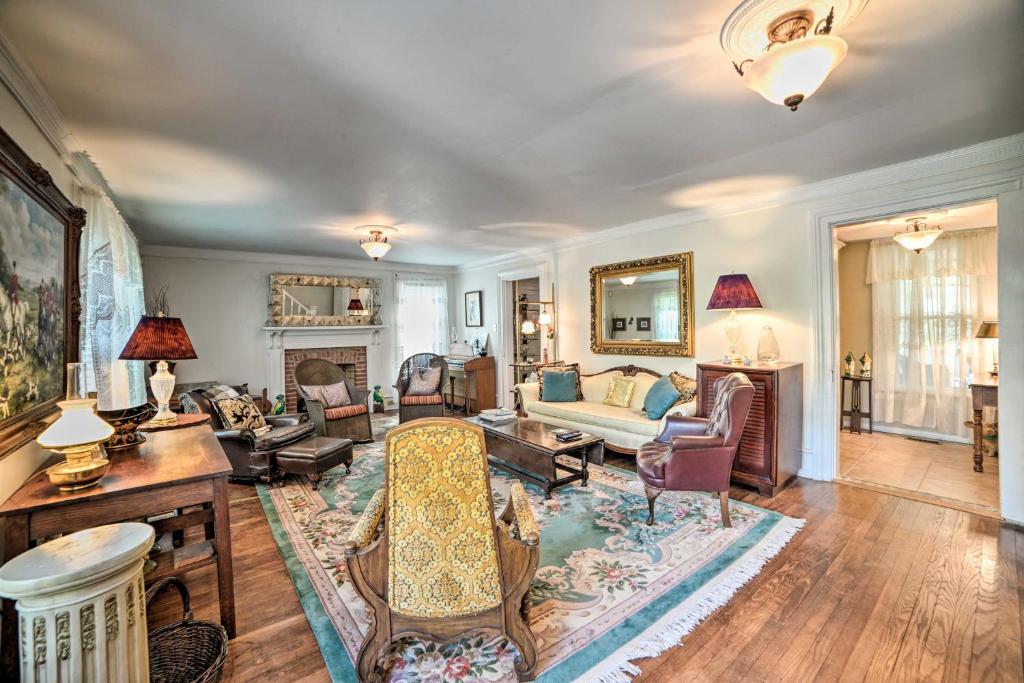 Rural and Historic Estate Home, 12 Mi to Clarksville photo 3