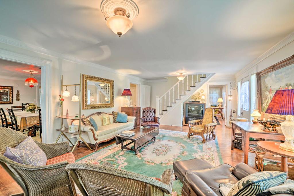 Rural and Historic Estate Home, 12 Mi to Clarksville photo 4