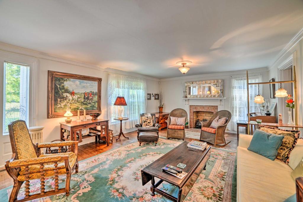 Rural and Historic Estate Home, 12 Mi to Clarksville photo 2
