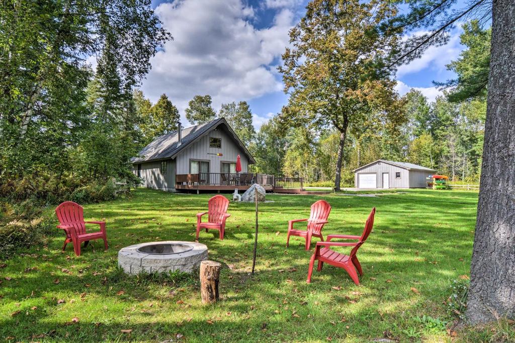 Riverfront Traverse City Cabin Fish, Kayak and Tube photo 1