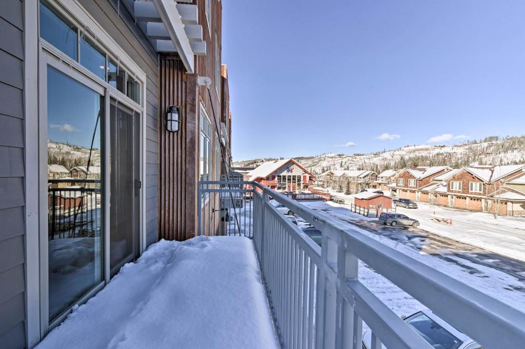 Downtown Winter Park Condo - 3 Miles to Ski Resort photo 2