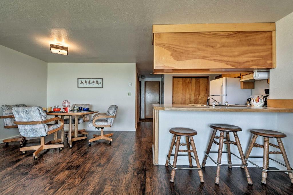 Smith River Vintage Cabin with Oceanfront Deck and Views! photo 2