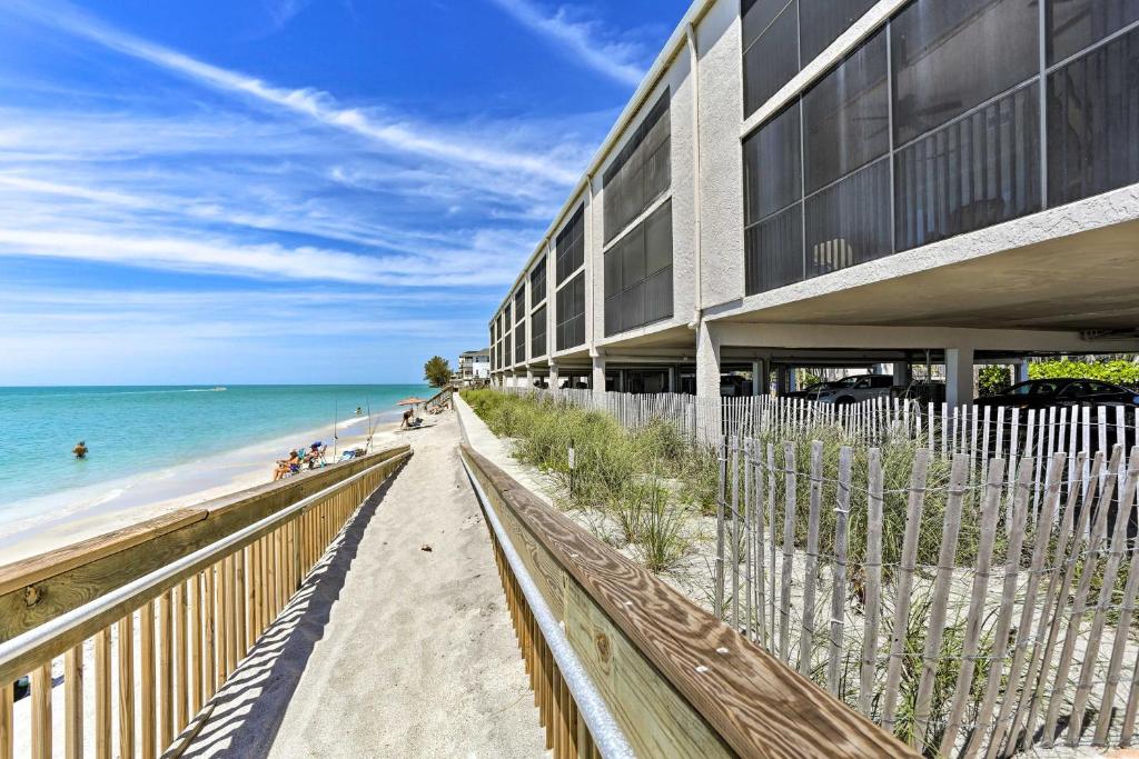 Beachfront Englewood Condo with Community Pool! photo 2