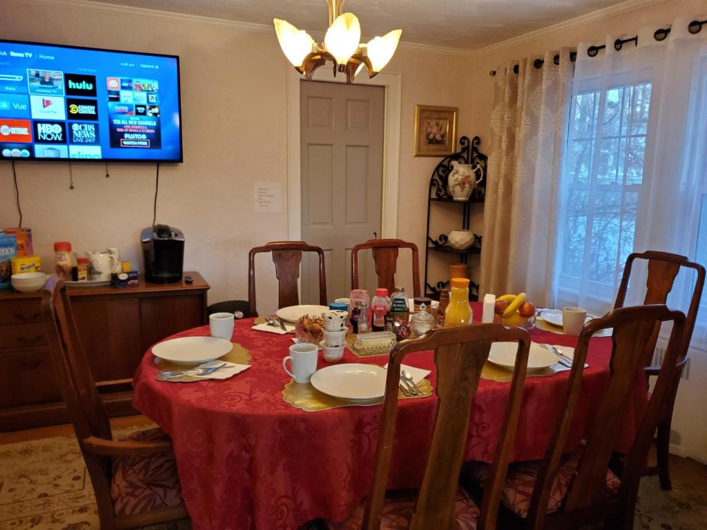 Natalie House photo 3