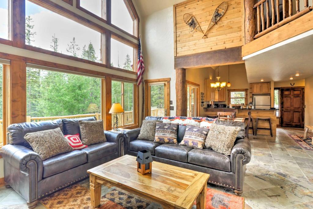 Fairplay Log Cabin with Deck and Incredible Mtn Views! photo 3