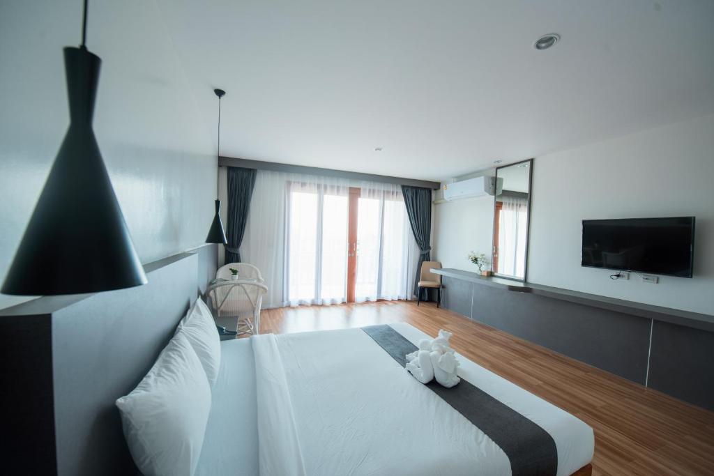 Nana Beach Hotel & Resort photo 4