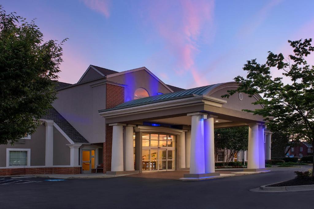 Holiday Inn Express & Suites Annapolis, an IHG Hotel image