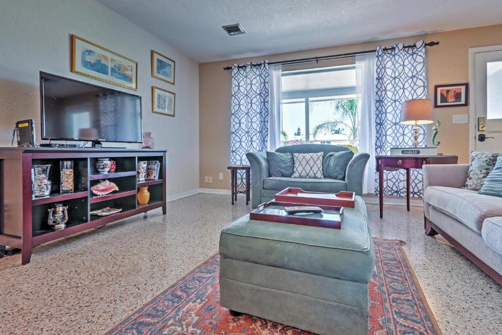 Ormond Beach Bungalow with Patio and Quiet Setting! photo 3
